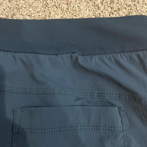 EUC Athleta Trekkie 2.0 Bermuda Shorts, Navy Bluee, Size 0 - Picture 7 of 7
